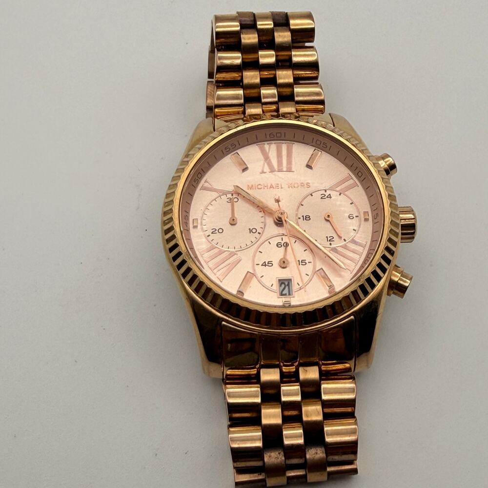 Stunning Michael Kors Rose Gold Tone MK5569 Watch - New Battery